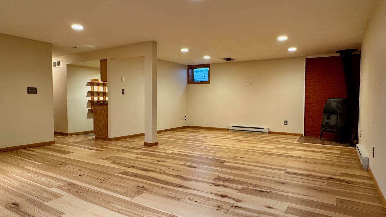 (30) Family Room.jpeg