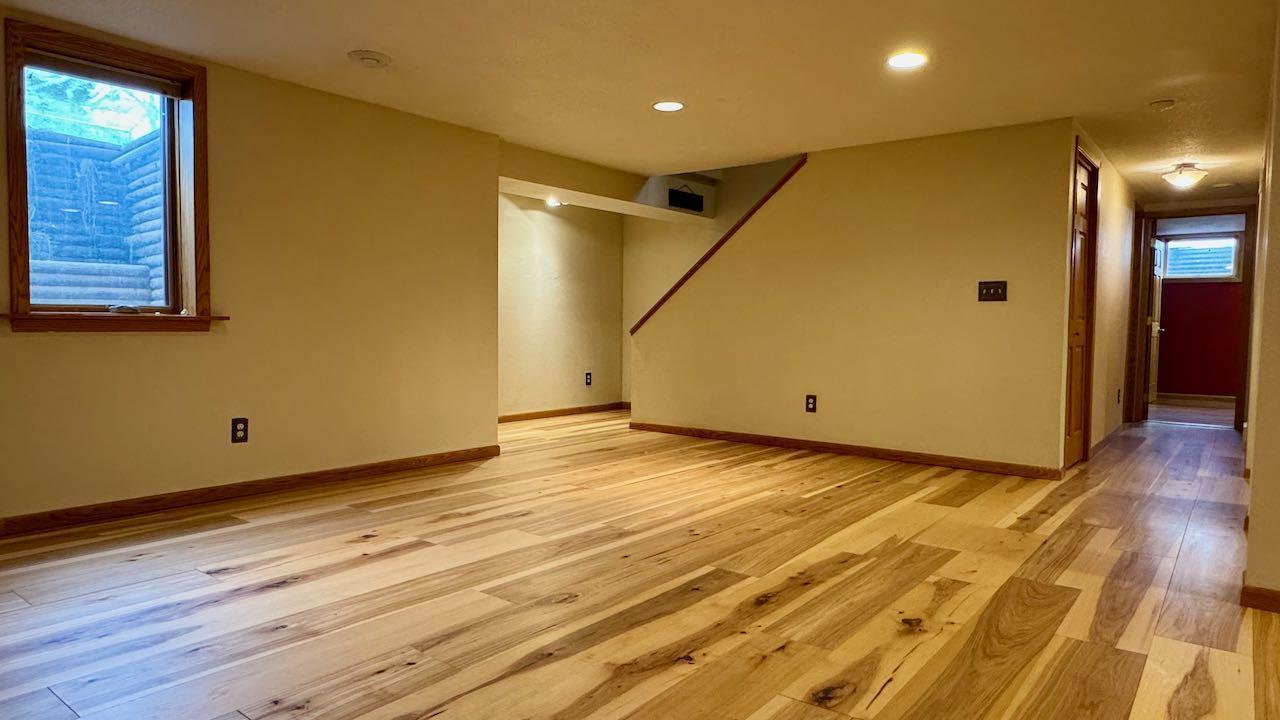 (32) Family Room.jpeg