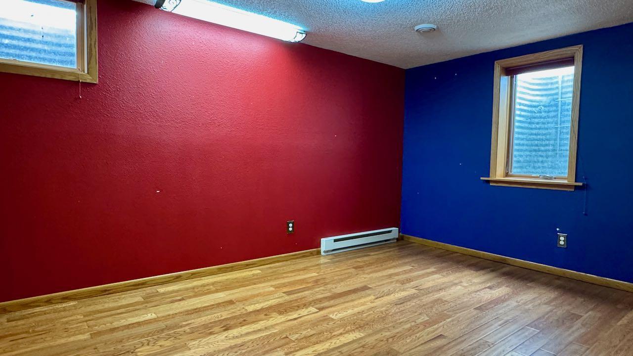 (39) Basement Bedroom.jpeg