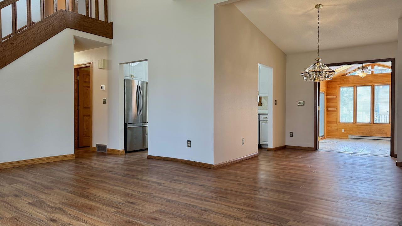 (11) Living Room.jpeg