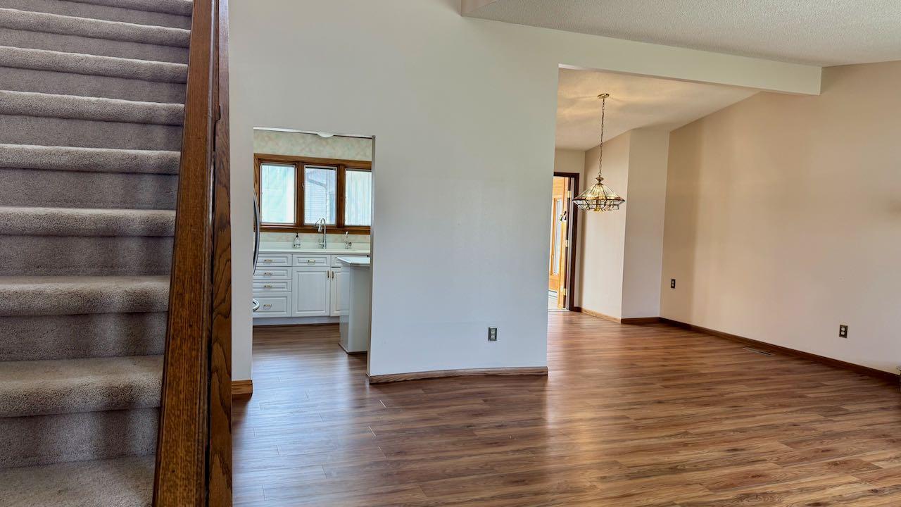 (15) Living Room.jpeg