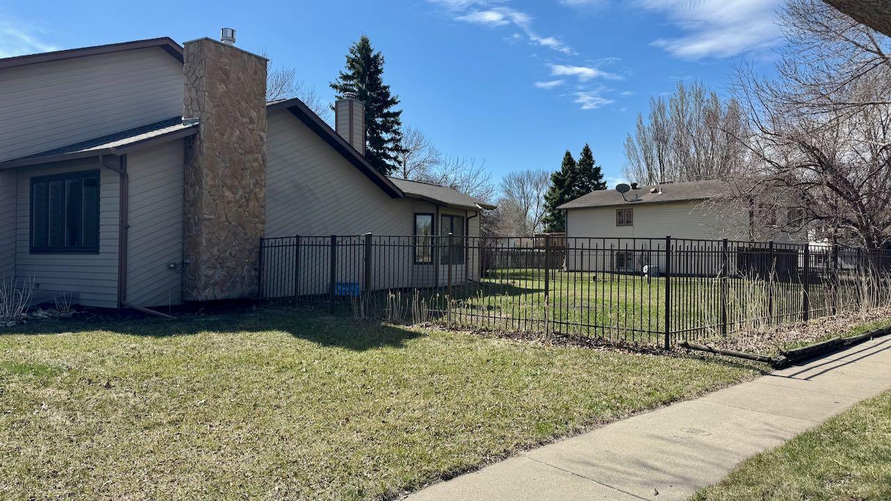 (53) Fully Fenced Yard.jpeg