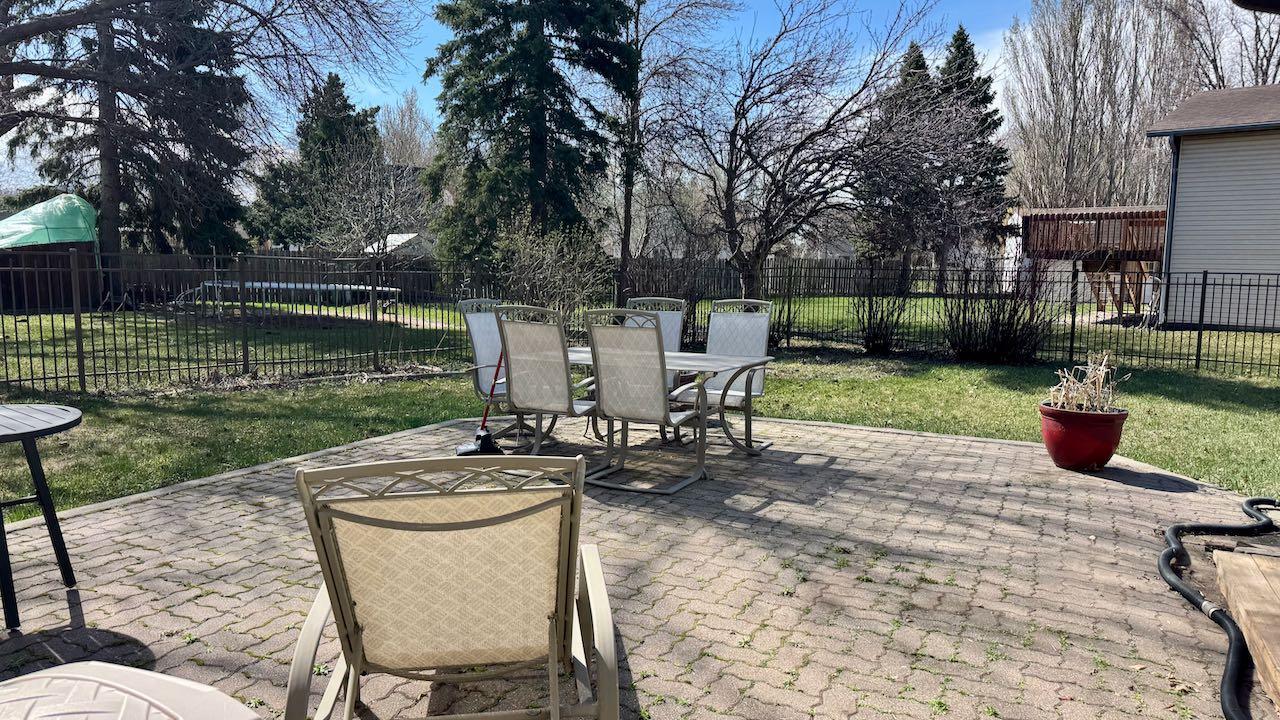 (58) Backyard Patio.jpeg