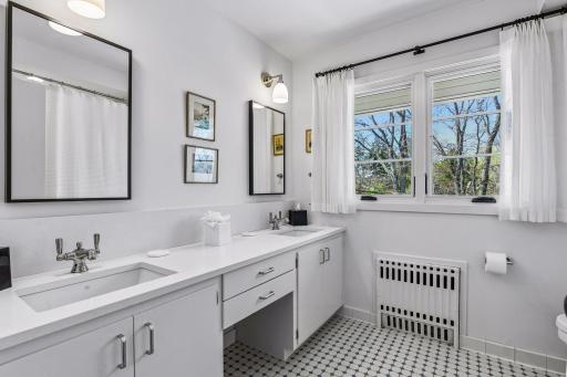 1300 Bracketts Point Road, Wayzata, MN 55391