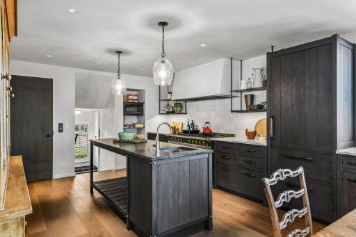 1300 Bracketts Point Road, Wayzata, MN 55391