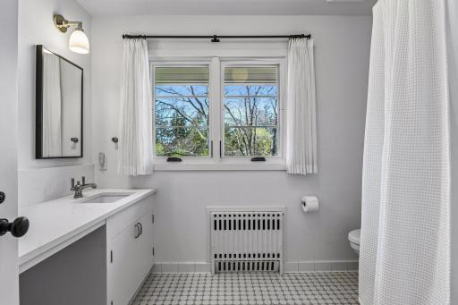 1300 Bracketts Point Road, Wayzata, MN 55391