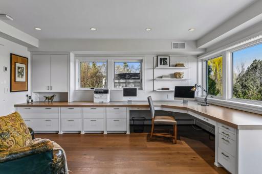 1300 Bracketts Point Road, Wayzata, MN 55391