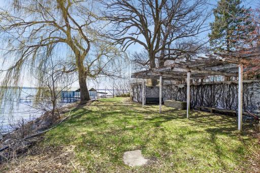 1300 Bracketts Point Road, Wayzata, MN 55391