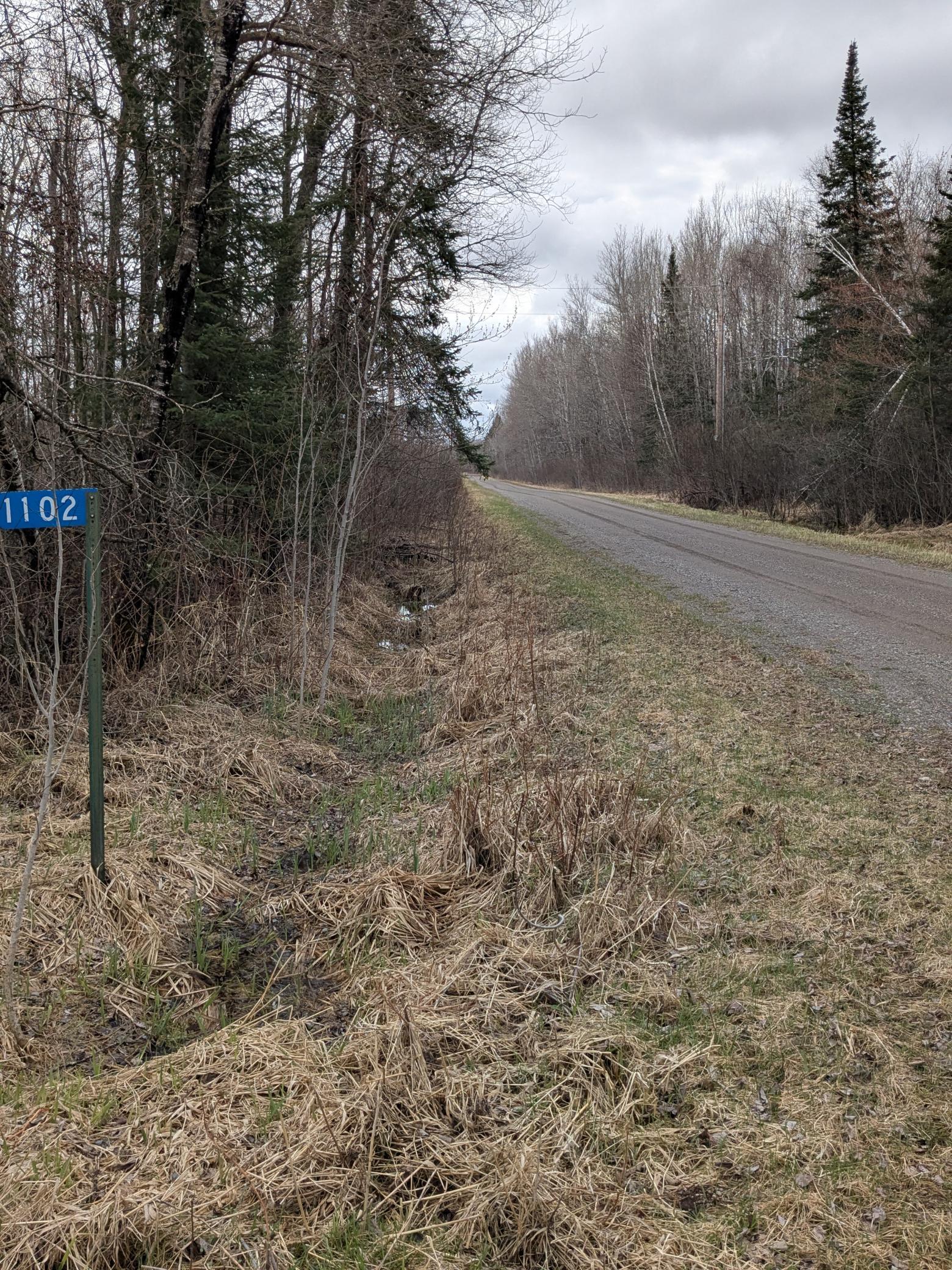 dead end road facing south
