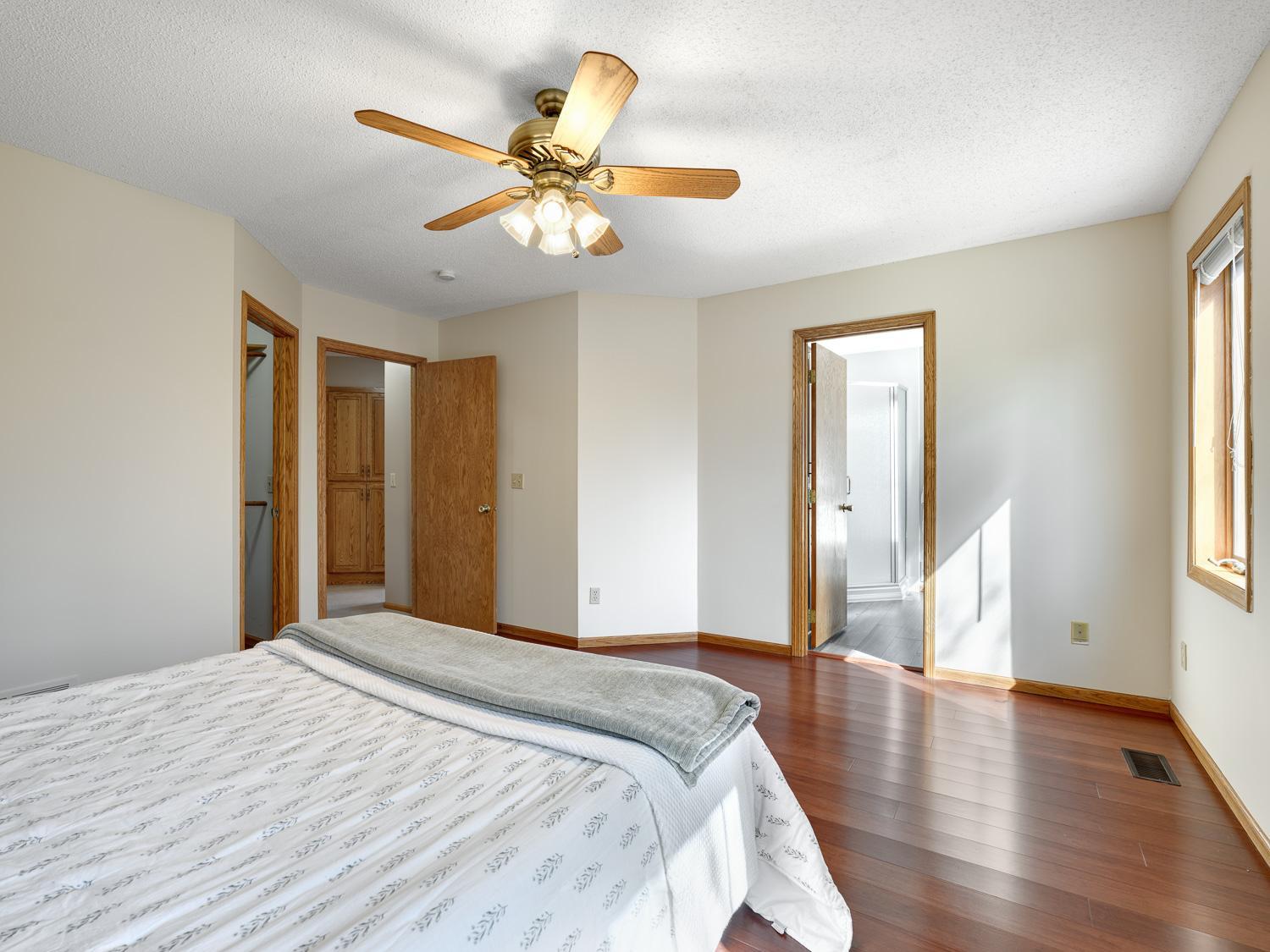 Plenty of space for your preferred bed size and any additional large furniture.