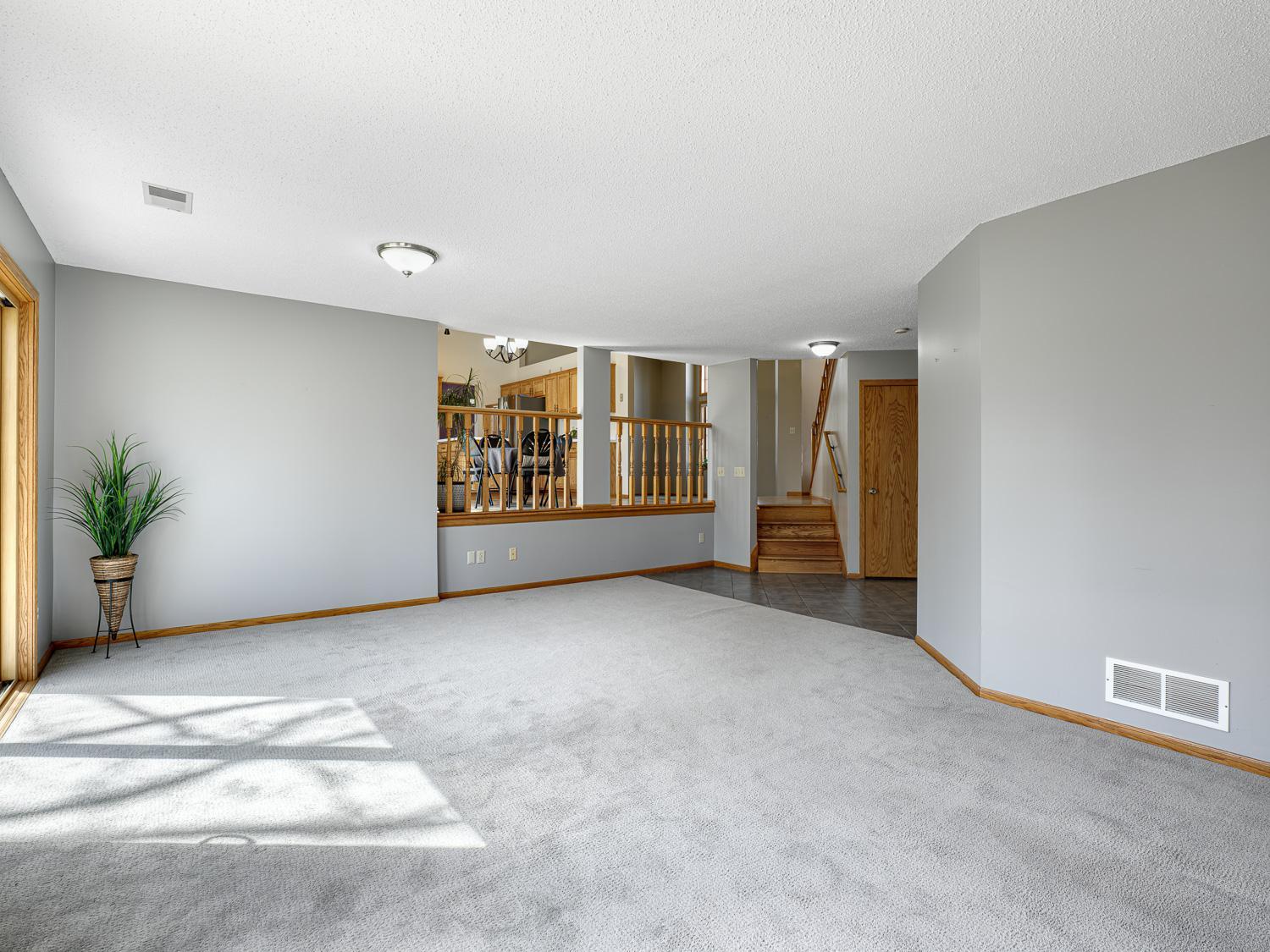 With multiple indoor and outdoor living spaces, you won't lack in space to entertain or relax!