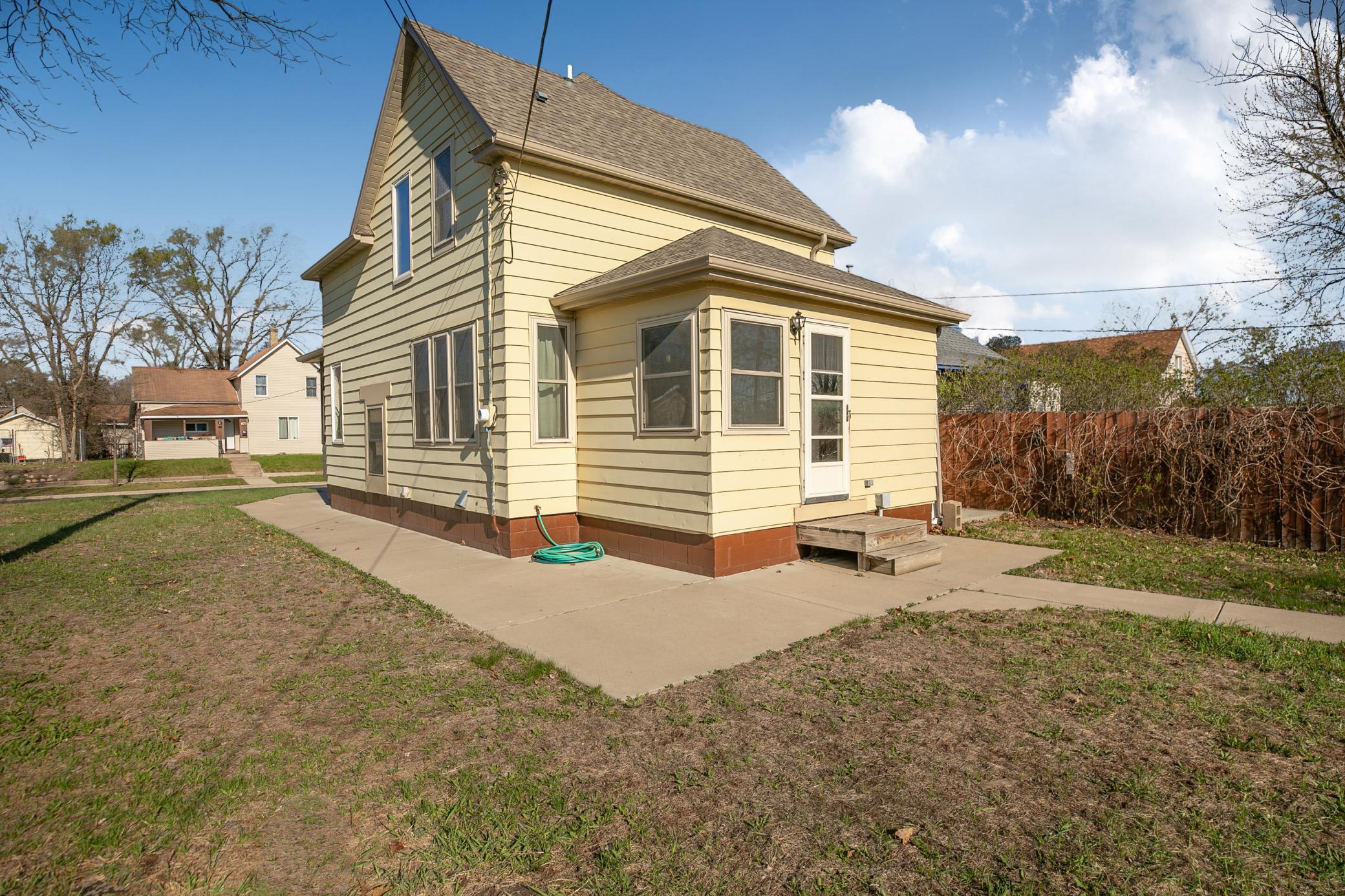 Both the front and back storm doors feature convenient pull-down window screens.