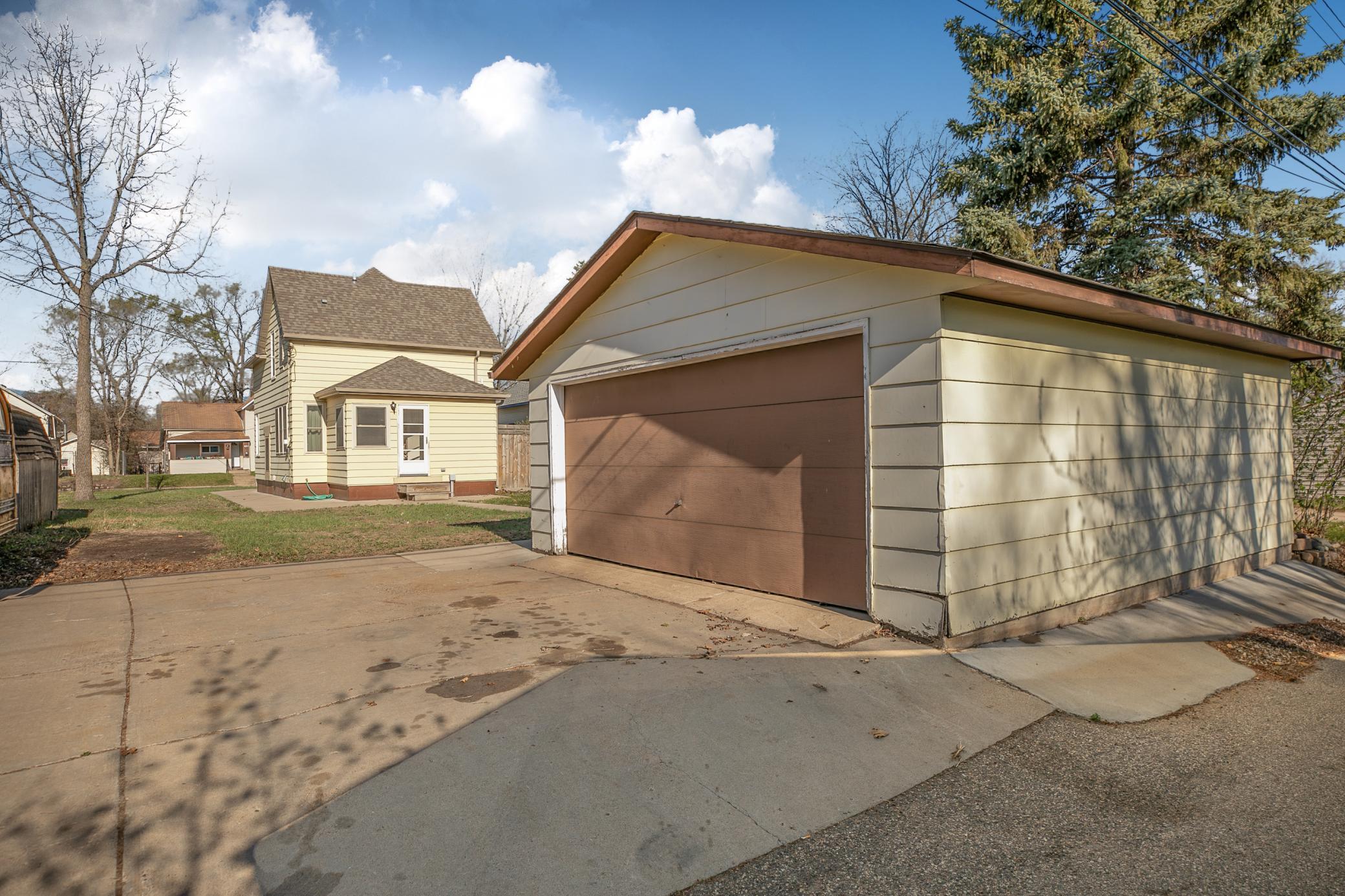 The garage also features aluminum siding.