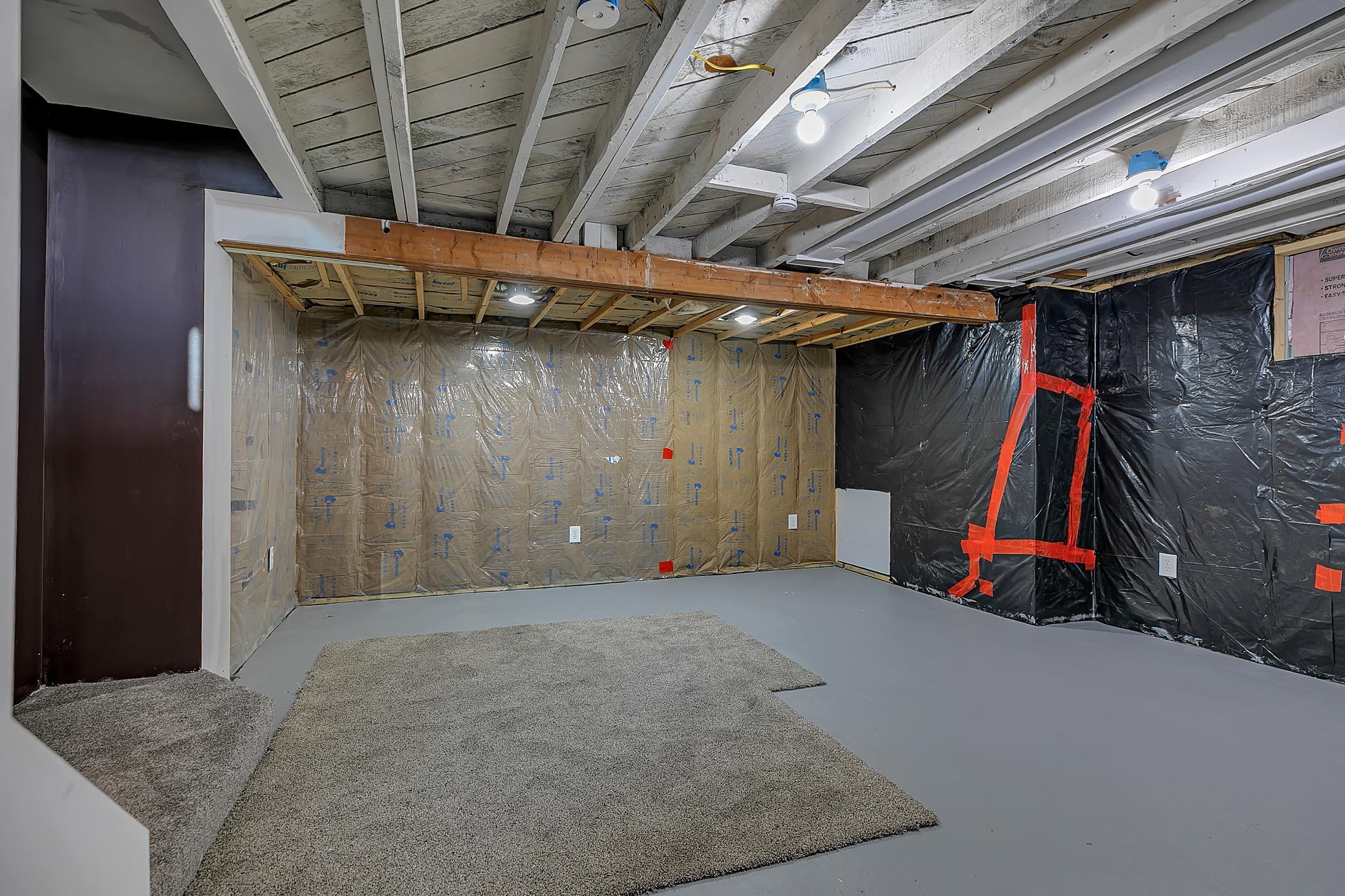 This room would be finished off as a 15x17 family room.