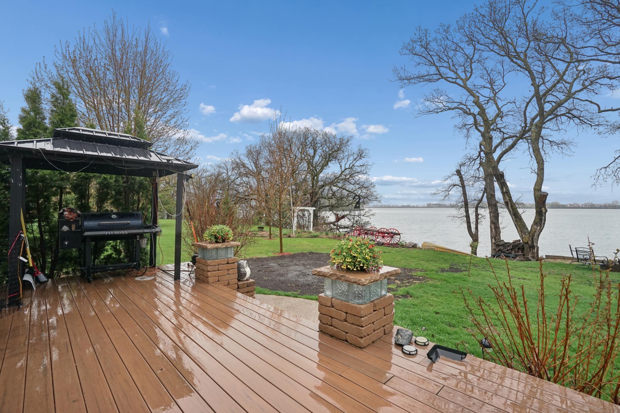 The maintenance-free deck is perfect for entertaining against the backdrop of beautiful Lake Preston.