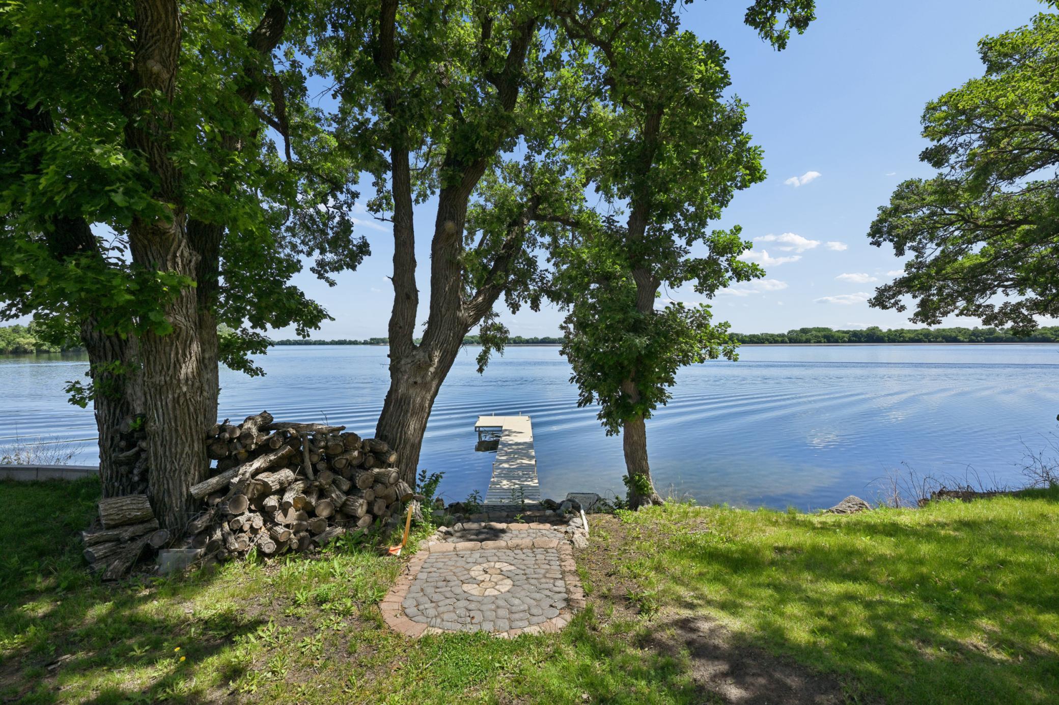 The 40' aluminum Porta Dock is included.