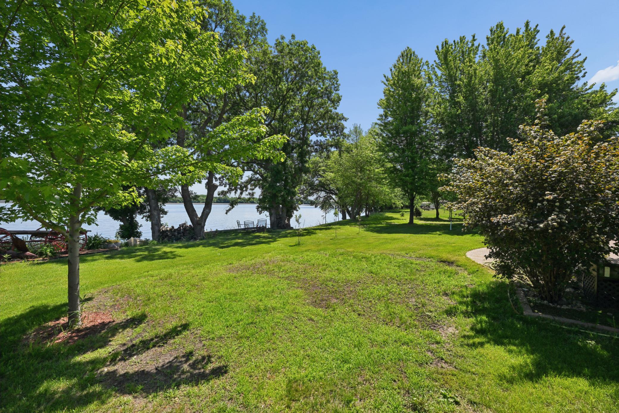 Enjoy 195' of Lake Preston shoreline.