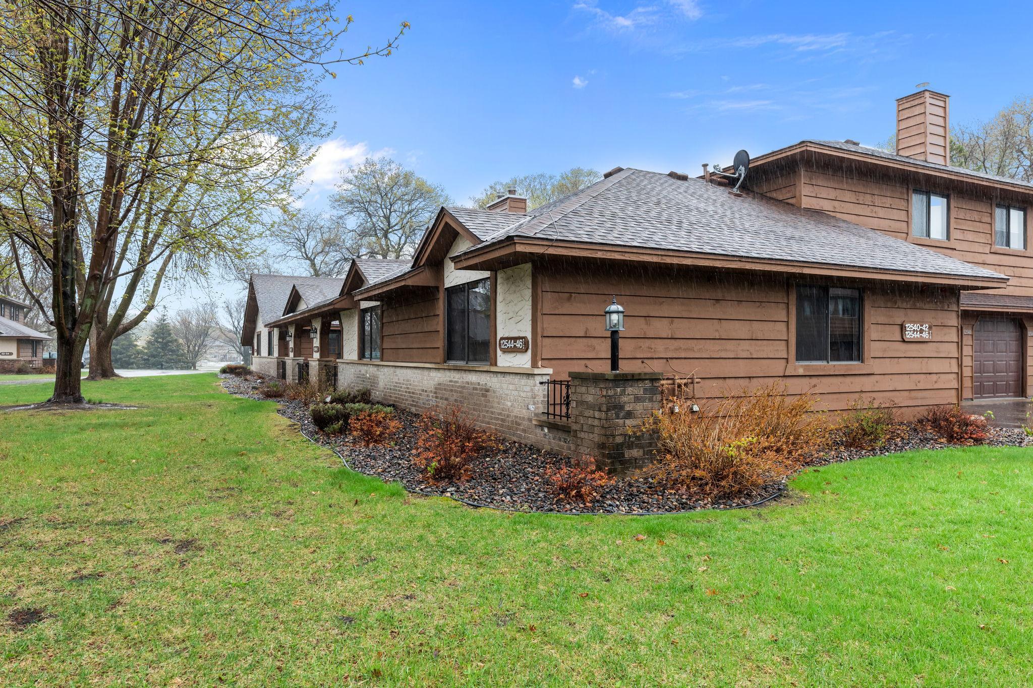 End unit offers extra light