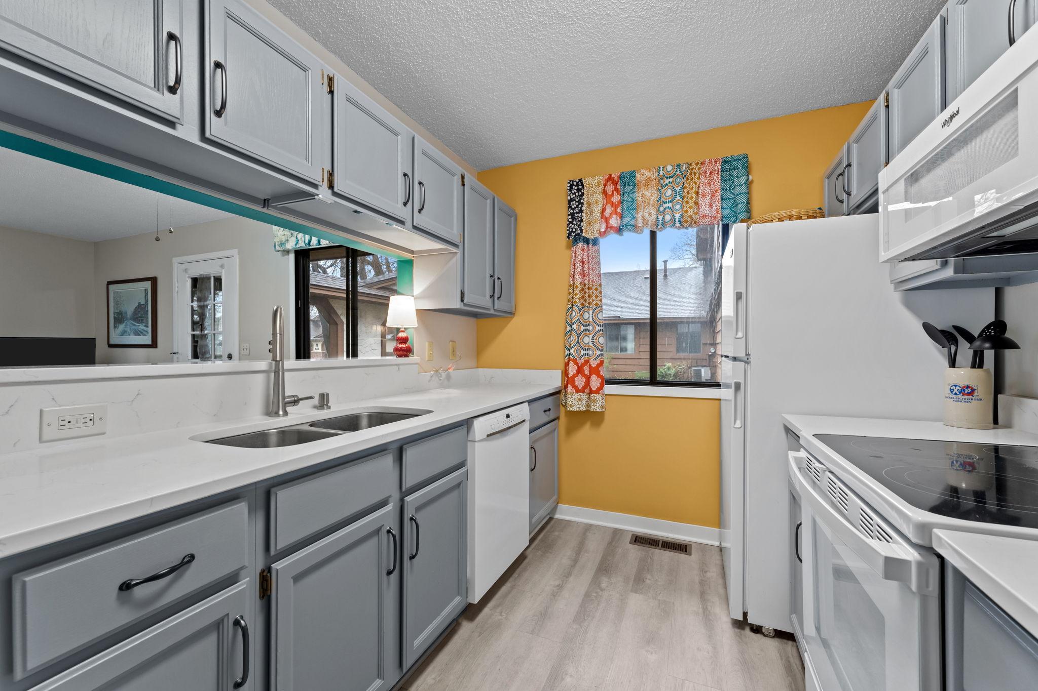 Spotless galley kitchen!