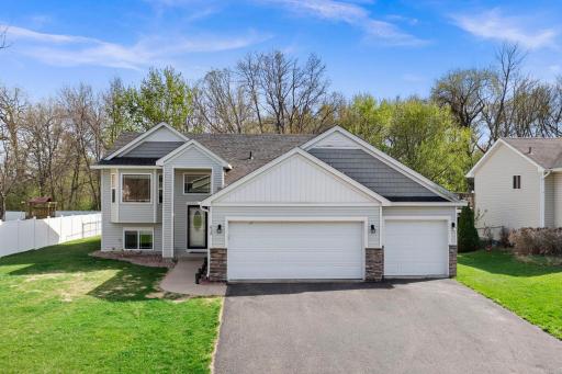 612 6th Street N, Montrose, MN 55363