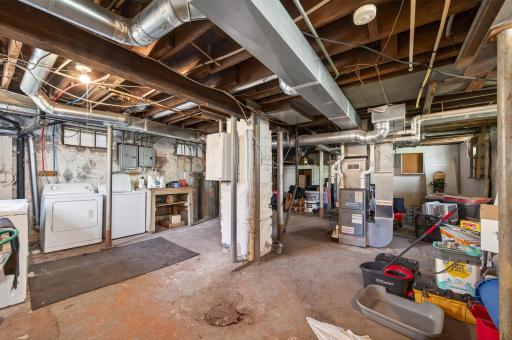 1942 Lincoln Street NE, Minneapolis, MN 55418