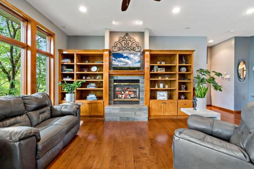 757 Stonebrooke Drive, Shakopee, MN 55379