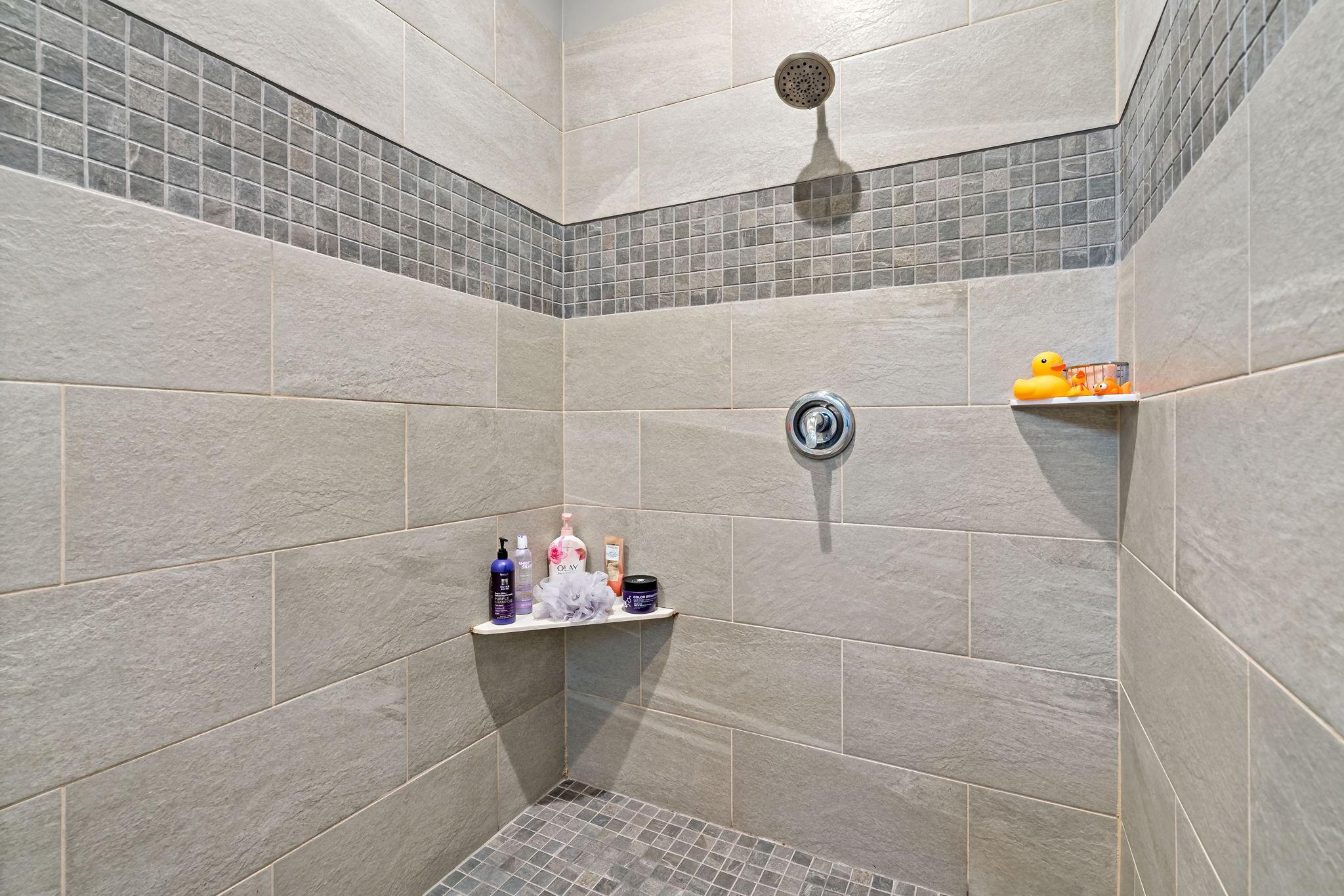Primary suite shower