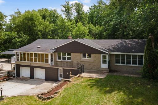 30 Woodridge Lane, Inver Grove Heights, MN 55077