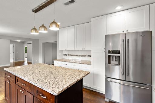 30 Woodridge Lane, Inver Grove Heights, MN 55077