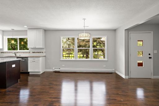 30 Woodridge Lane, Inver Grove Heights, MN 55077