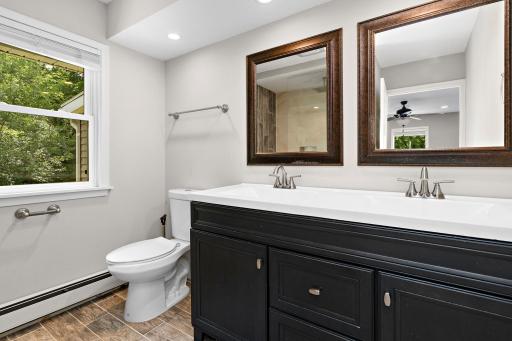 30 Woodridge Lane, Inver Grove Heights, MN 55077