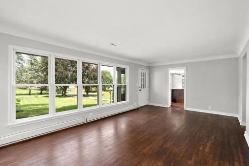 30 Woodridge Lane, Inver Grove Heights, MN 55077