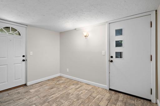 30 Woodridge Lane, Inver Grove Heights, MN 55077