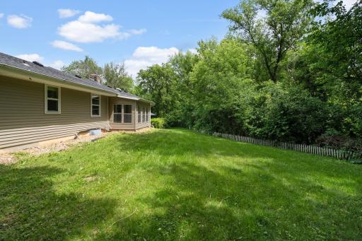 30 Woodridge Lane, Inver Grove Heights, MN 55077