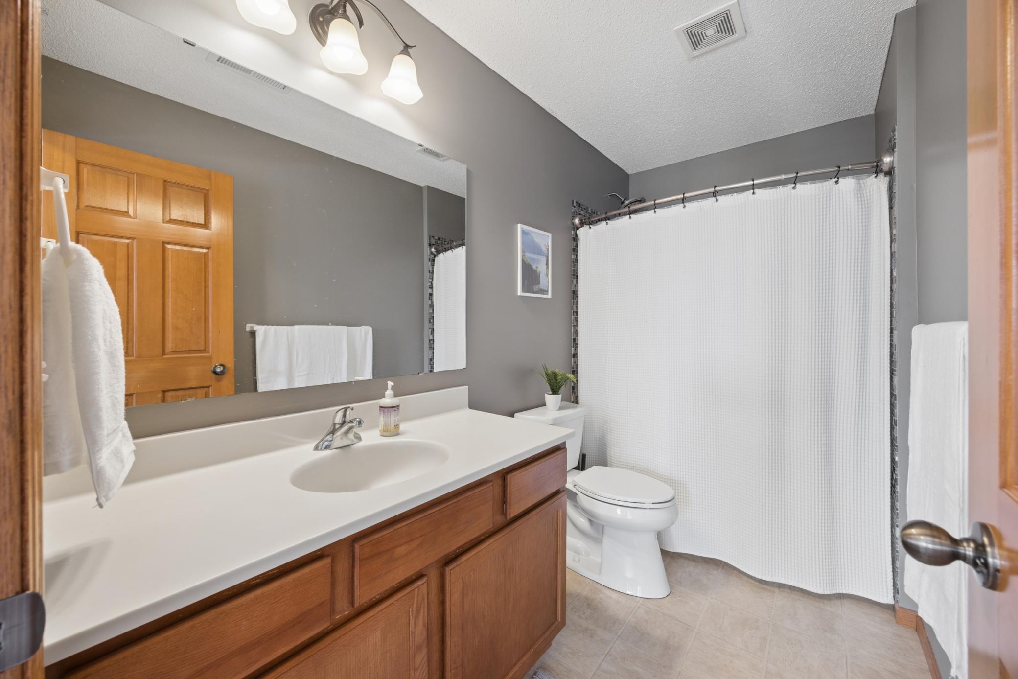 Upper Level Full Bathroom