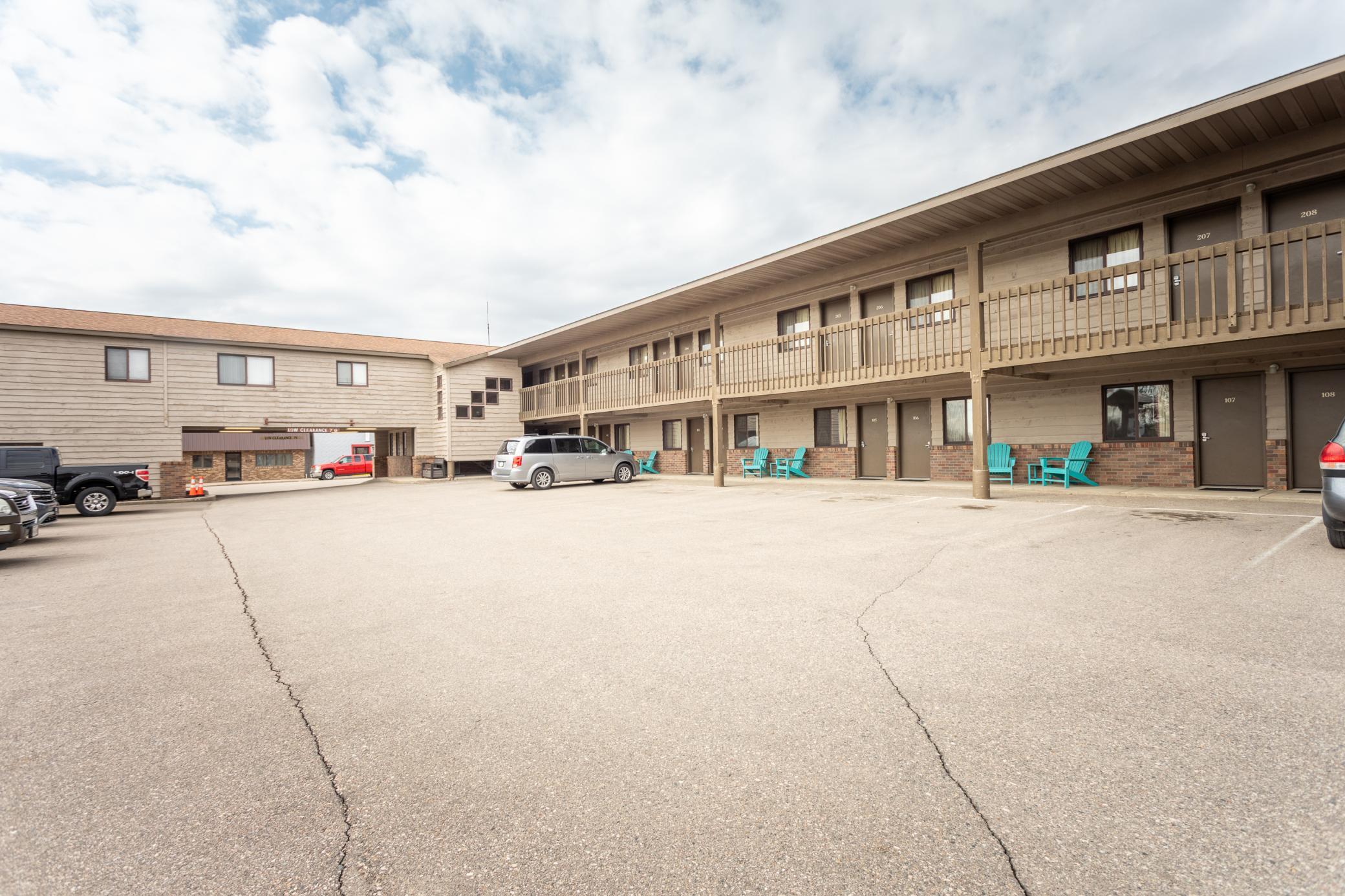 22 hotel units