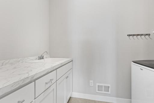 6561 Timber Arch Drive, Chaska, MN 55318