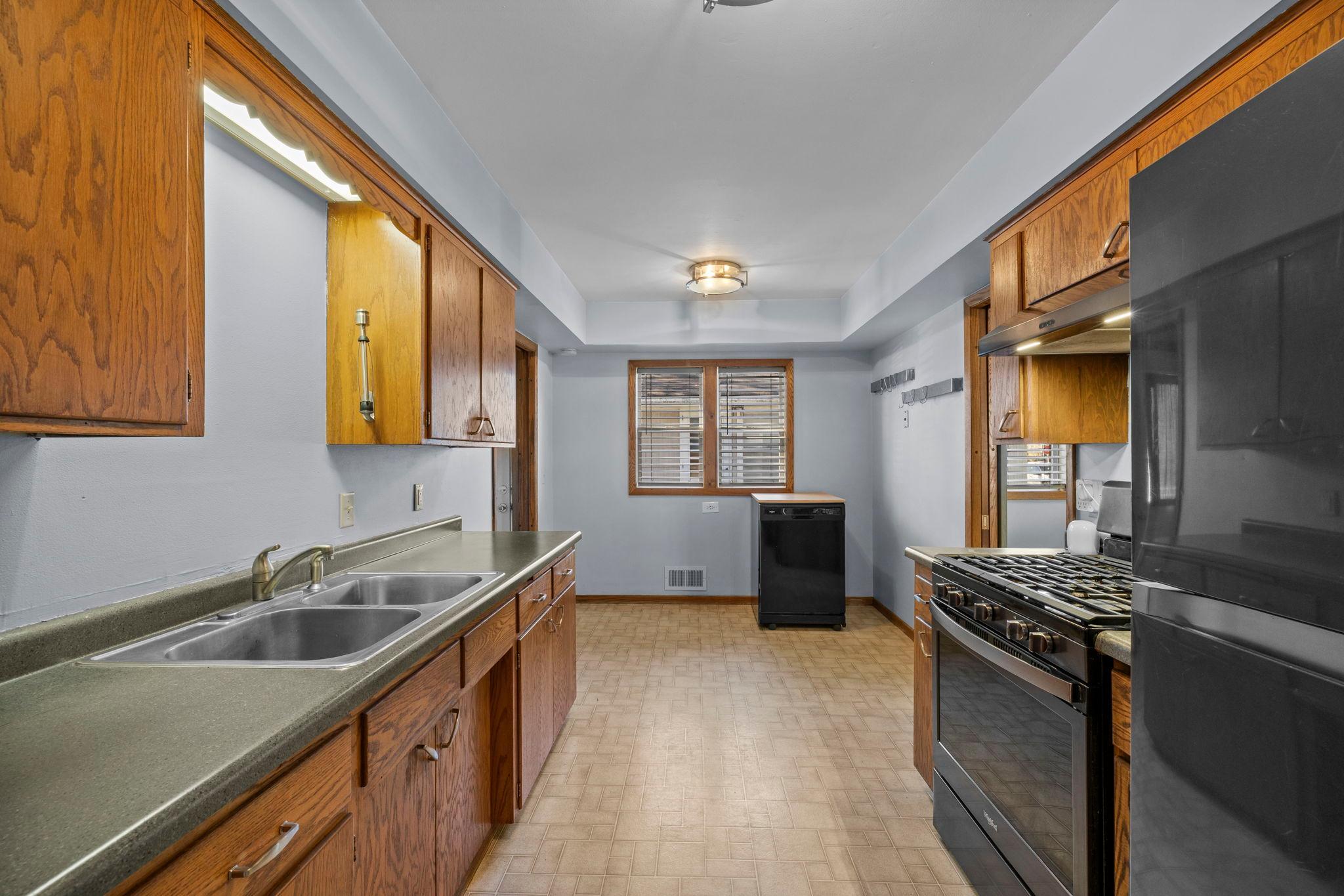 Spacious kitchen with flex space