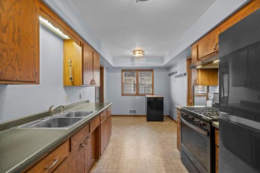 Spacious kitchen with flex space