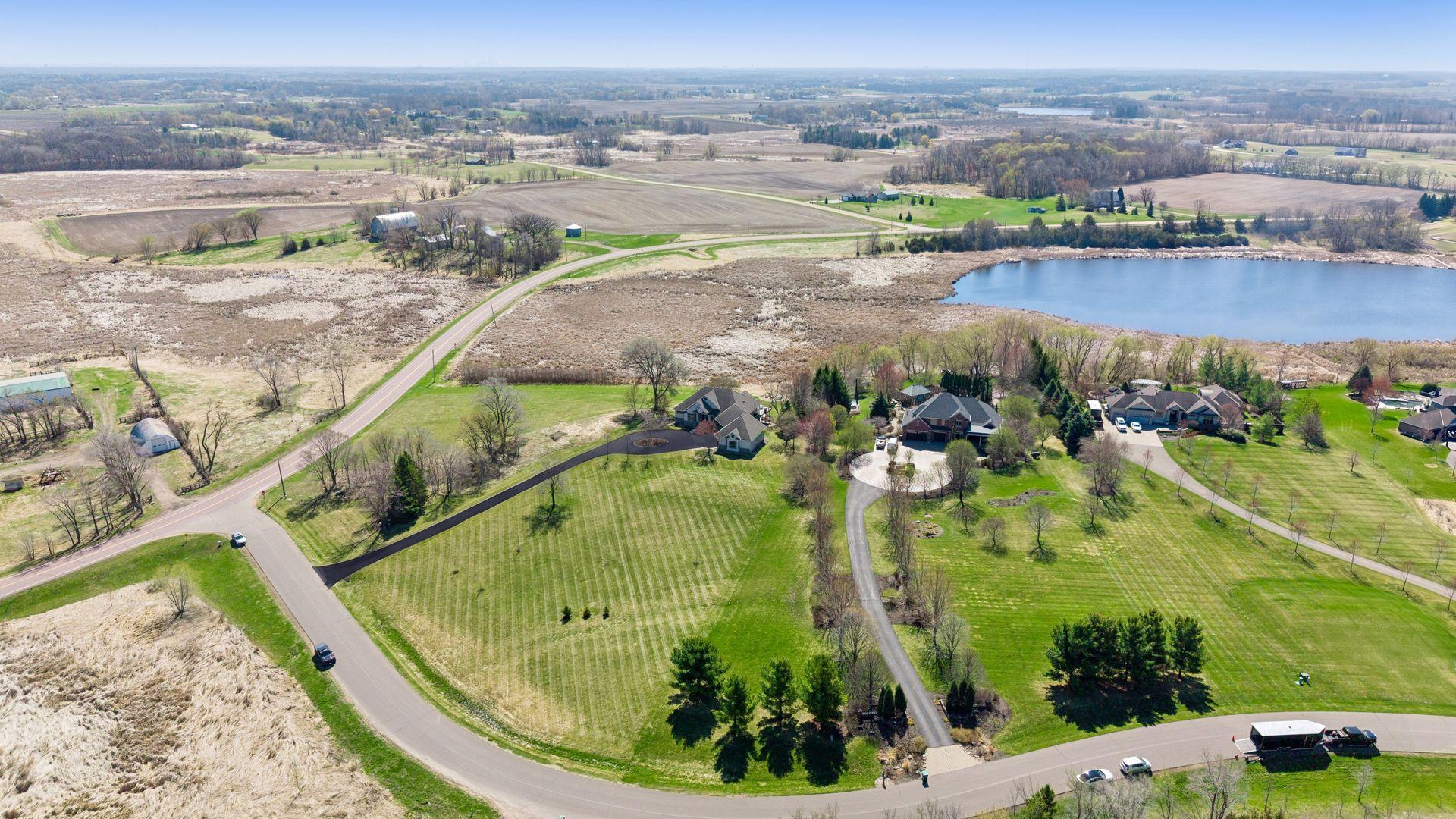 Overview of the front yard!