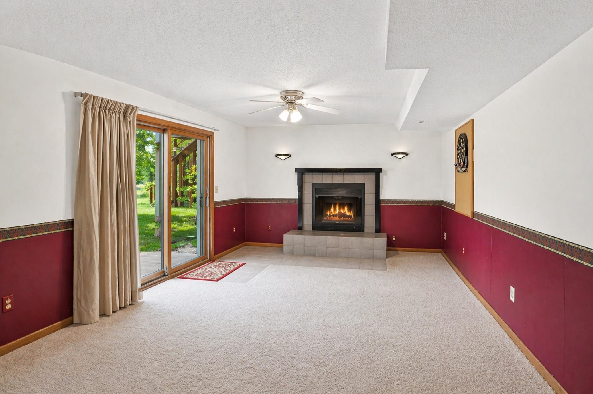 basement living_01.jpg