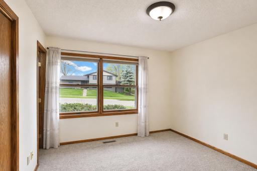 422 Chalet Drive NW, Rochester, MN 55901