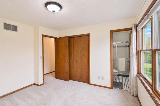 422 Chalet Drive NW, Rochester, MN 55901
