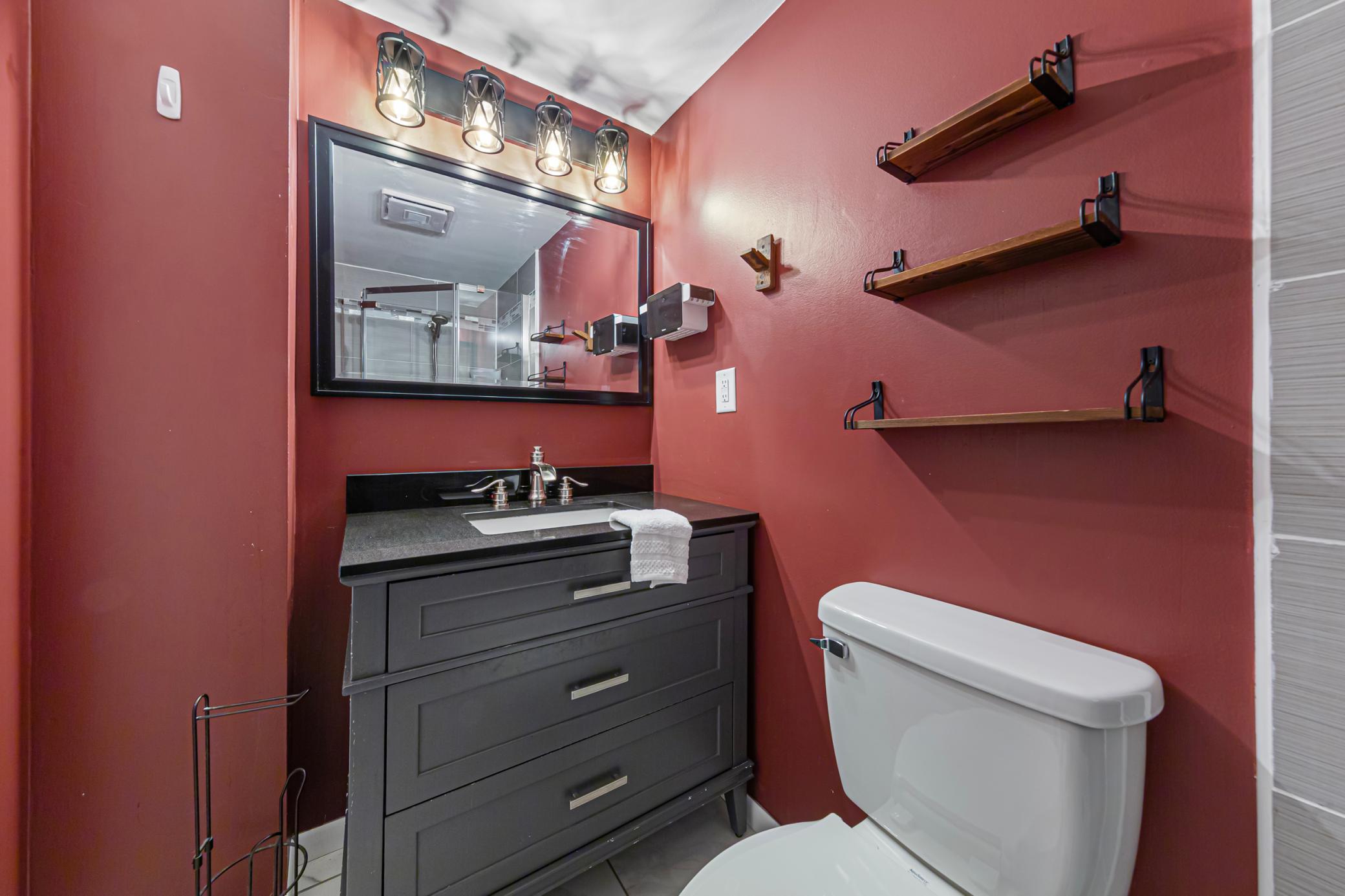 33 main bathroom.jpg