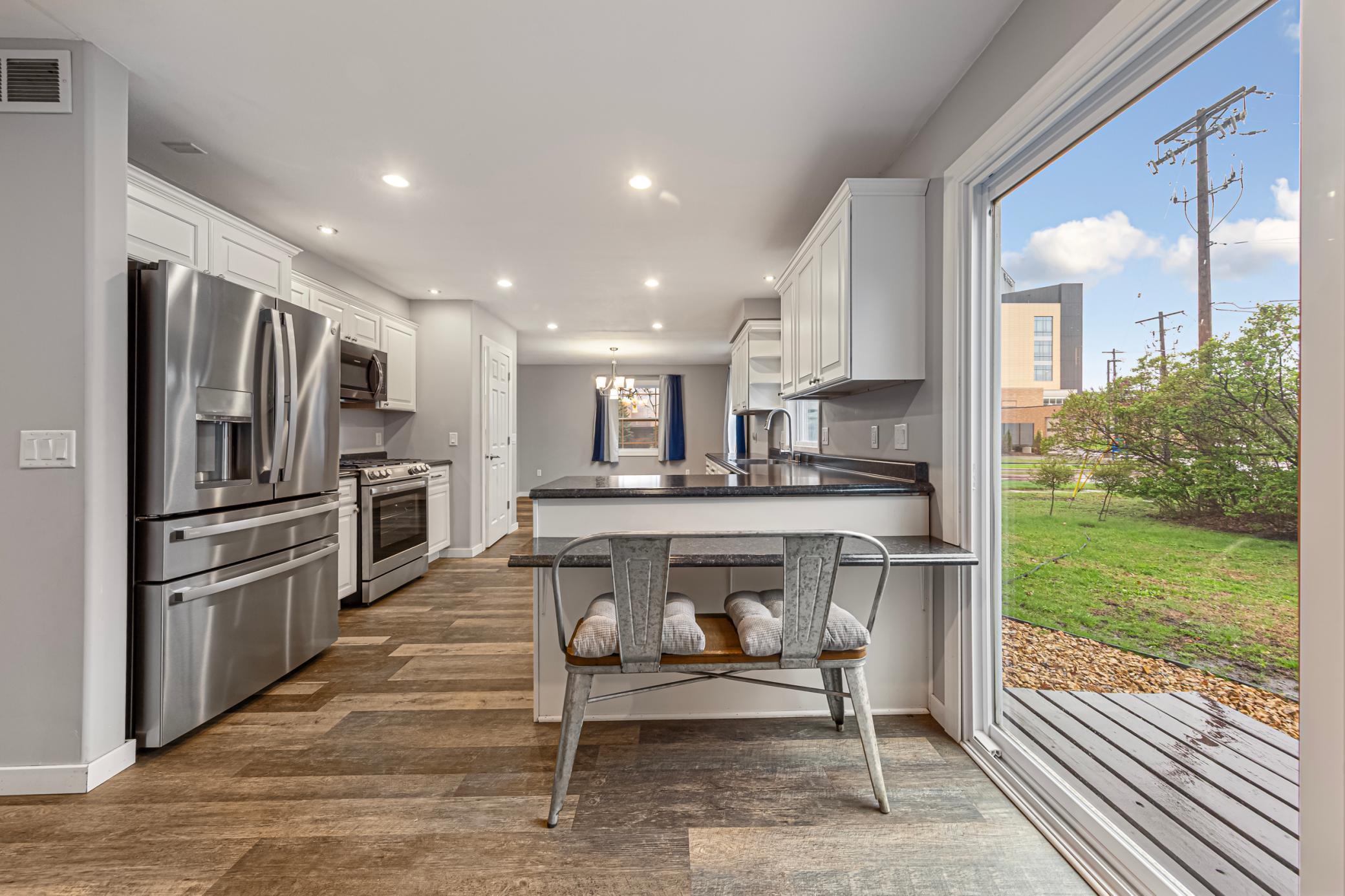 18 kitchen_breakfast nook.jpg