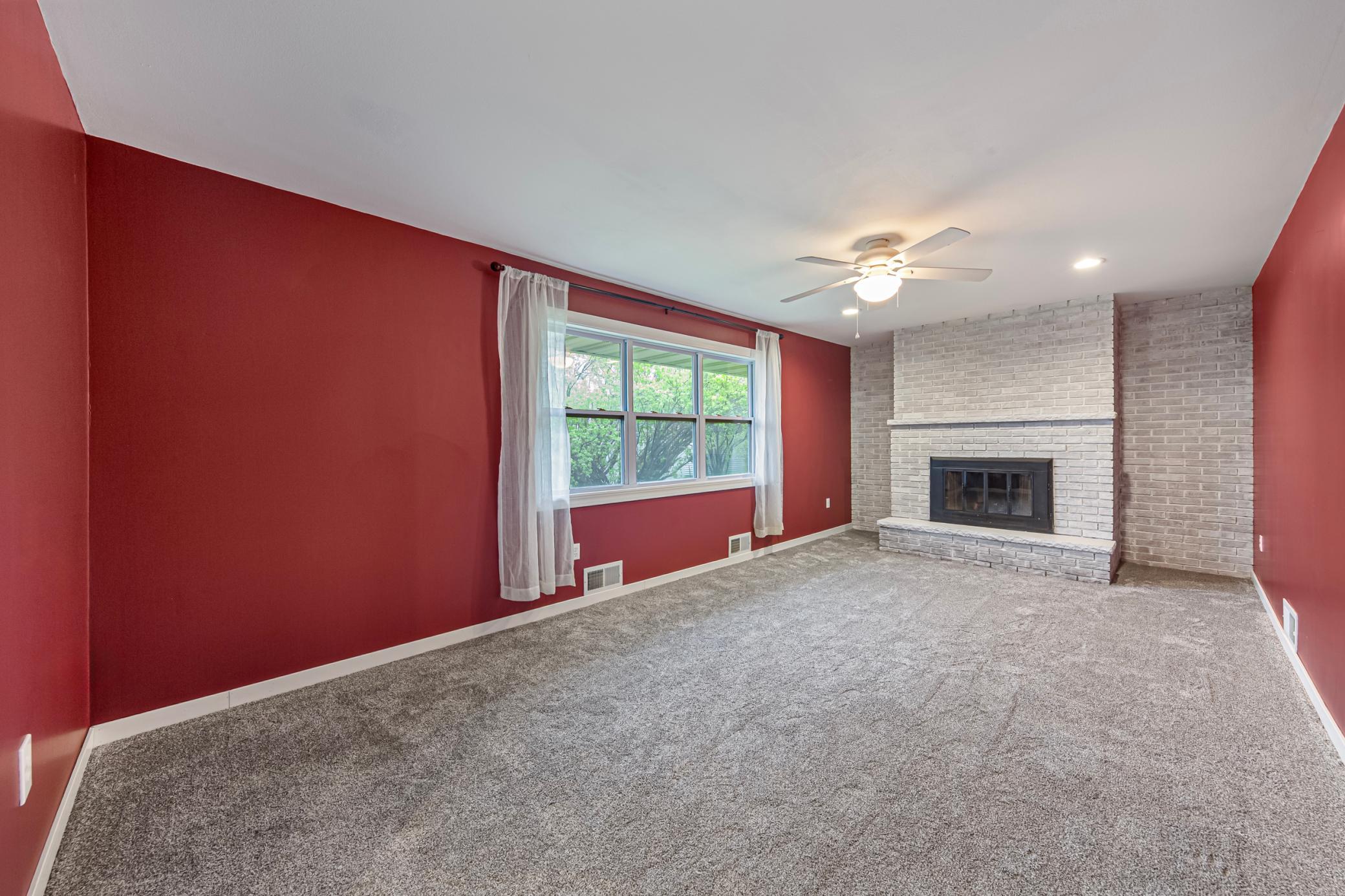 21 family room.jpg