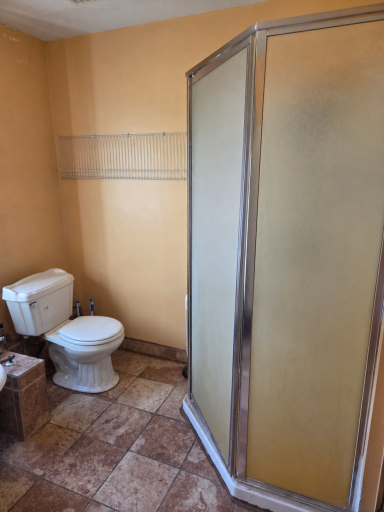 Main floor bathroom.png