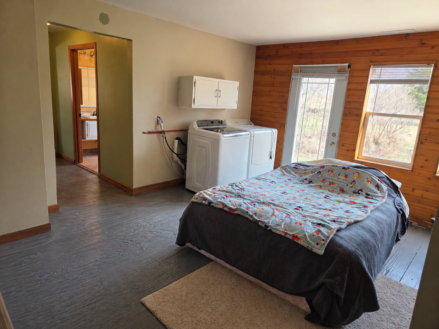 Main floor bedroom.png