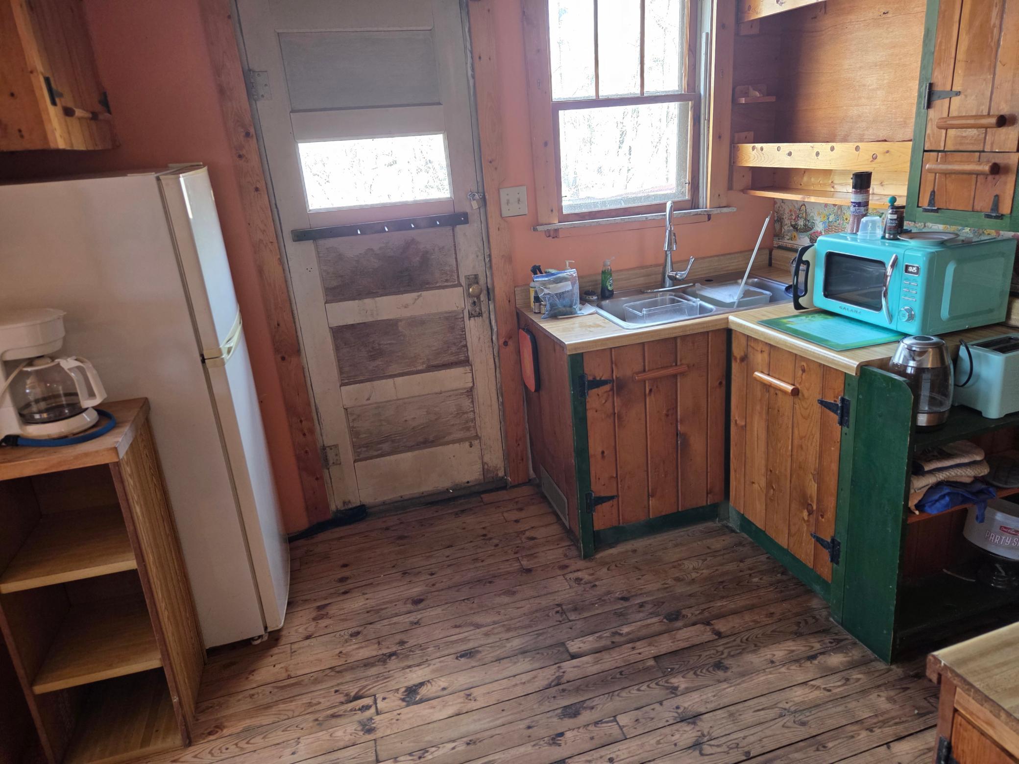 Cabin kitchen.jpg