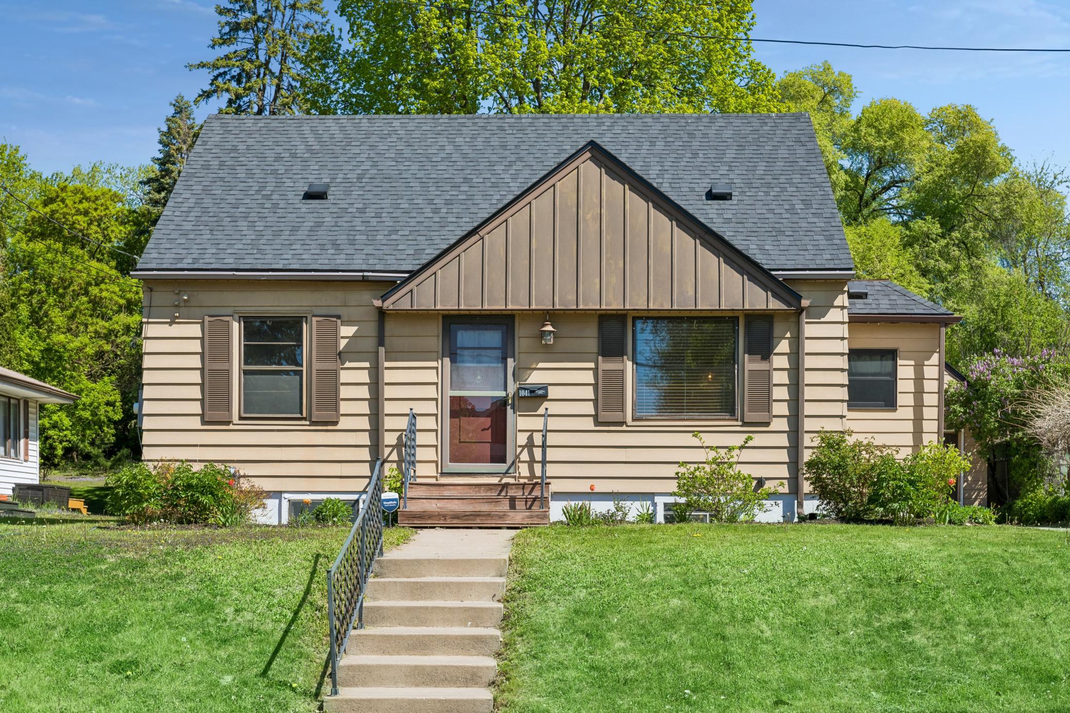 Welcome to 1041 36th Ave NE